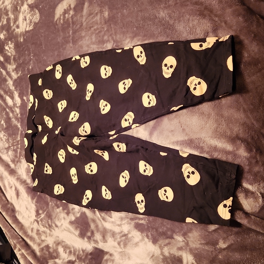Torrid Black Skull Leggings Size 18/20(Torrid Size 2)